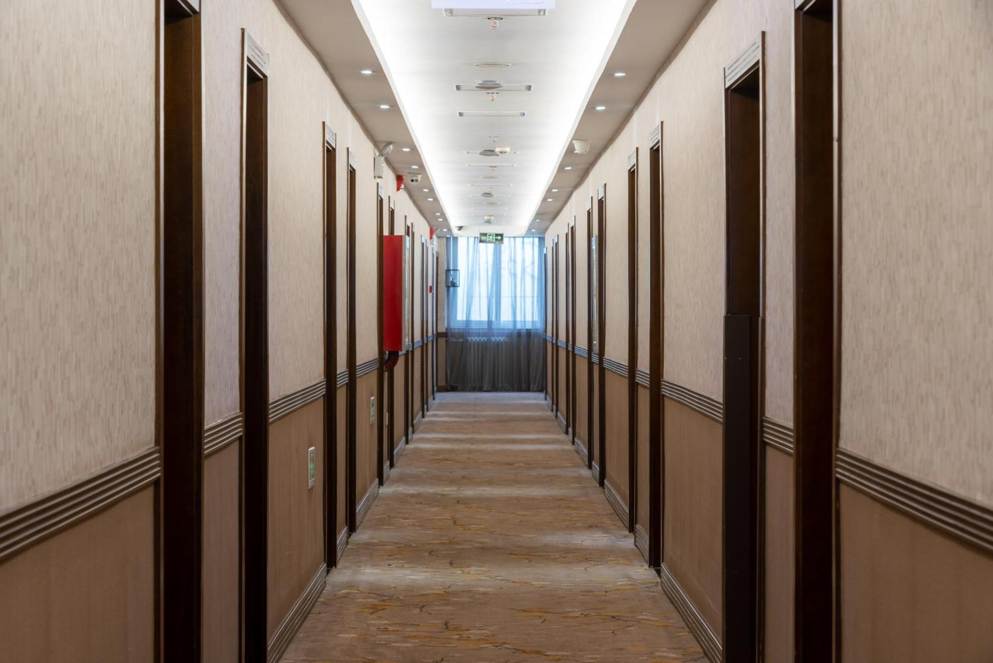 Time Traveller Hotel- Near Beijing Yonghe Lama Temple, Ghost Street, Beihai Park, Jingshan Park, Drum Tower, Houhai Bar Street, Tian'Anmen Square, Located In Beijing Traditional Hutongs, 5 Minutes Away From Subway, Free Laundry Serive Екстериор снимка